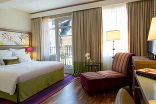 阿德龙大酒店,奢华体验，尽享城市繁华之巅